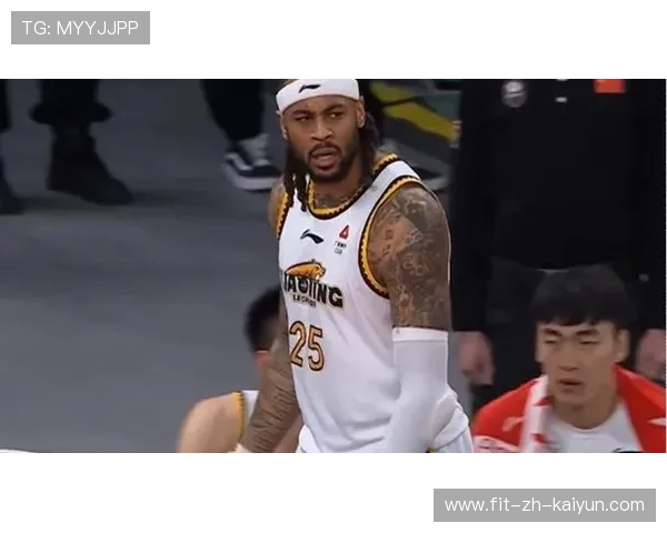 NBA教练怒吼裁判吃T，全场情绪彻底点燃